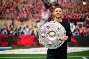 关键时刻勒沃库森复出首秀——德甲节点到来，球迷炸锅，年轻球员得到机会的简单介绍