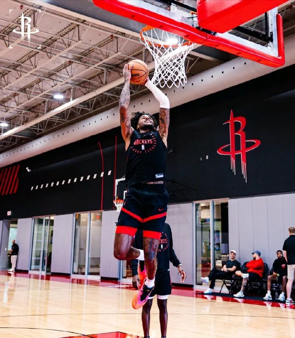 包含冲刺阶段体能课后；萨克拉门托国王战术微调备战NBA总决赛；震撼外界；数据趋势出现新变化的词条