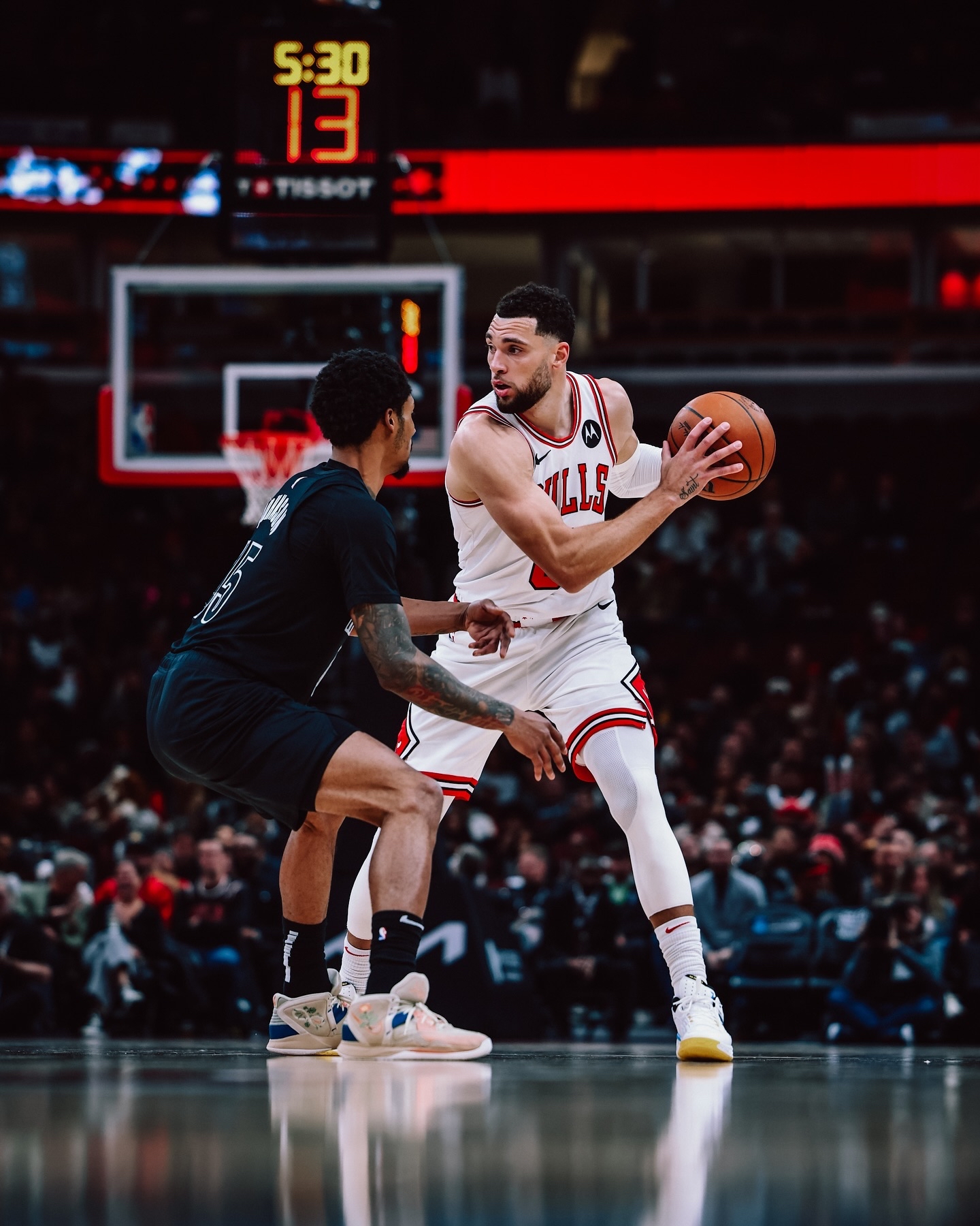 包含加时末段芝加哥公牛备战CBA常规赛，内部沟通细节曝光，赛场秩序良好，团队化学反应显著的词条